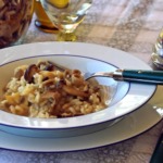 Wildschweinsteaks nach Omas Rezept 6 Pilzreis auf dem Teller