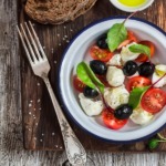 tomatensalat-mozzarella-oliven