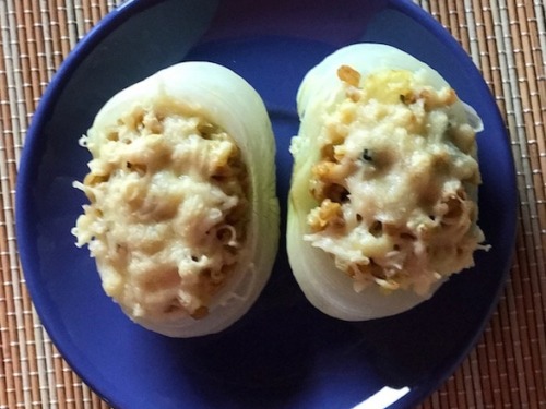 Gefüllte Zwiebeln mit Grünkern: gesund und vegetarisch 3 gefüllte Zwiebel mit Grünkern