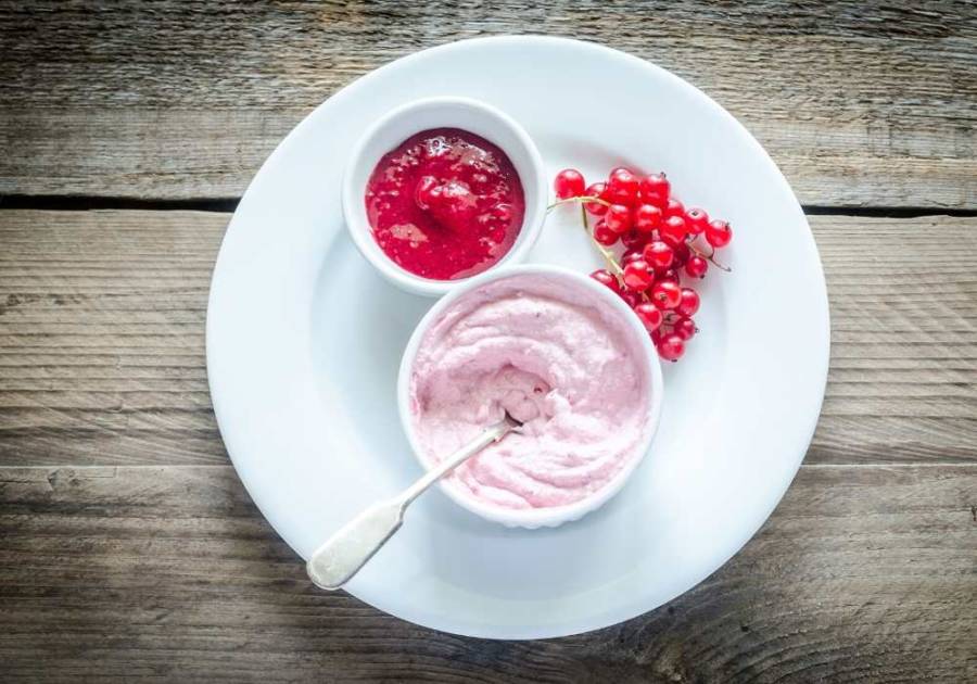 Omas Johannisbeerquark mit Sahne - Oma Kocht