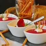 Rotweinsuppe als Vorspeise