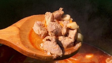 Omas wunderbare selbstgemachte Dill-Suppe 2 Rindfleisch geschnitten