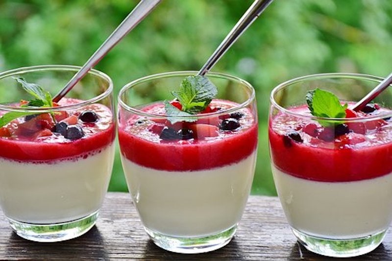 Omas Vanille-Creme mit Früchten | Omas Rezepte