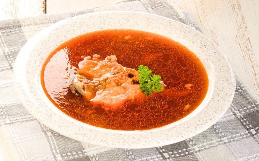 Deftige Fischsuppe mit Paprika: Halászlé 1