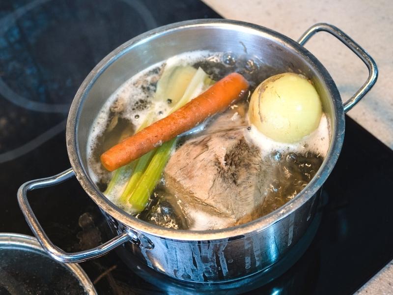 Omas gebundene Sago-Rindfleischsuppe 1 rindfleisch-bruehe