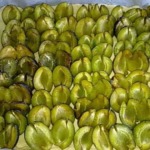 Omas Zwetschgenkuchen mit Streuseln und Hefeteig 4 zwetschen