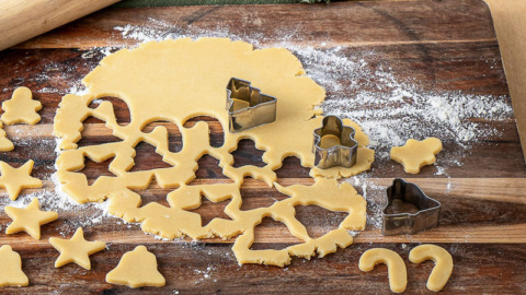 Omas Weihnachtskekse aus Mürbeteig 7 Mürbeteig ausstechen