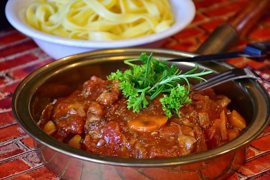 Zartes Kalbfleisch in feinster Dill-Senf-Soße nach Omas Rezept - Oma kocht