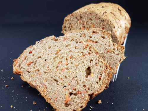 Glutenfreies Karottenbrot (Rüeblibrot), herzhaft und saftig 4 Karottenbrot