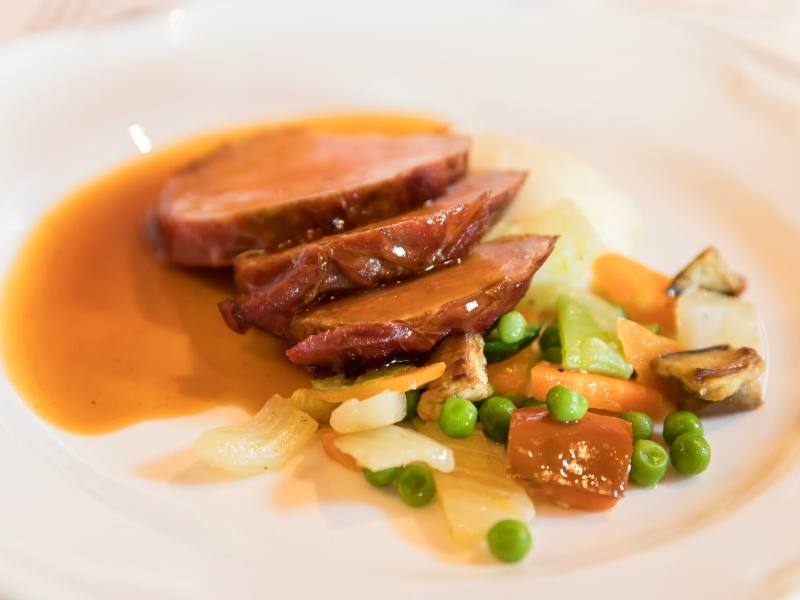 Omas Rinderschmorbraten mit Rotwein - Oma Kocht