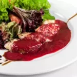 Hagebuttensauce-portwein-fleisch-teller