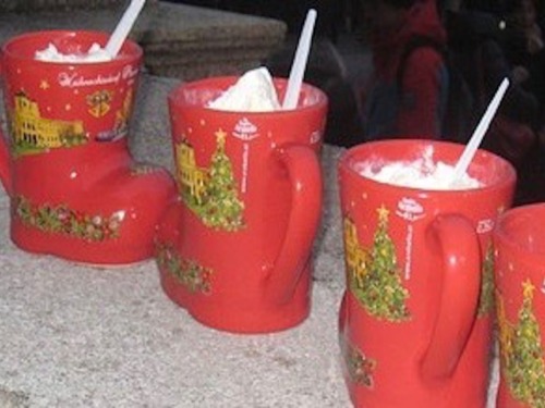 Punsch mit Haube im Becher
