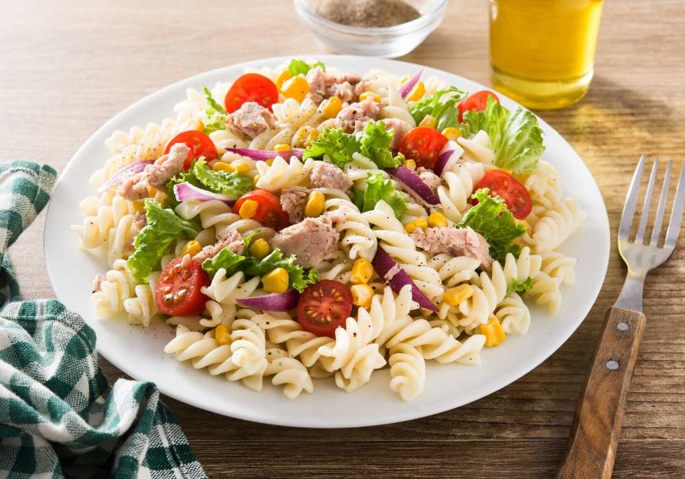 Leckerer Nudelsalat mit Thunfisch - Oma Kocht