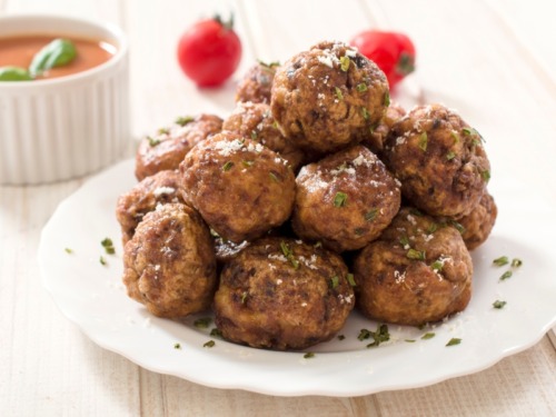 Krosse Lammbällchen mit Minze nach Omas Art 4 lamm-hackfleischballe