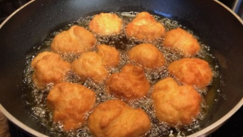 Omas Quarkbällchen mit Öl sind die Besten 4 Quarkbällchen fertig