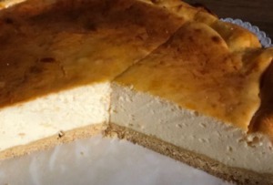 Quarkkuchen angeschnitten