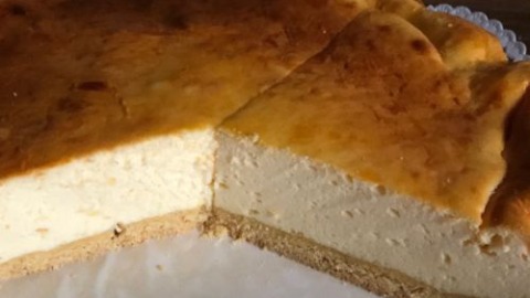 Omas Quarkkuchen - einfach und fluffig aus dem Ofen 6 Quarkkuchen angeschnitten