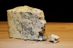 Roquefort- Käse am Stück