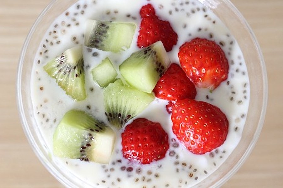 Chia Samen mit Erdbeeren