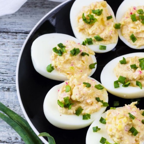 Gefüllte Eier klassisch nach Omas Rezept: mit Kräutern - Oma Kocht