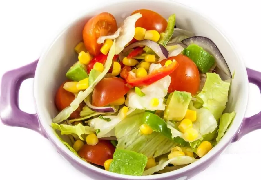 Eisbergsalat-kraeutersosse