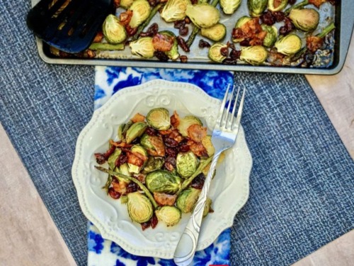 Omas deftiges Weihnachtsessen 29 Rosenkohl mit Speck im Ofen Rezept
