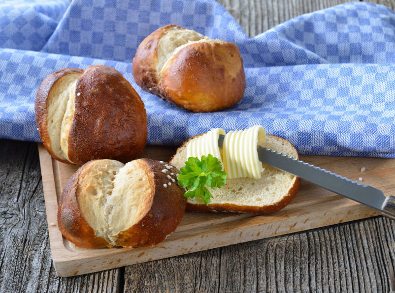 Selbstgemachte Laugenbrötchen: ganz einfach 1 Laugenbrötchen hausgemacht