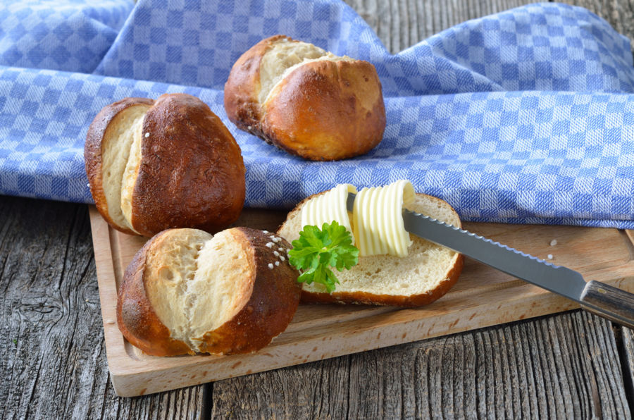 Rezept-Suche 10 Laugenbrötchen hausgemacht
