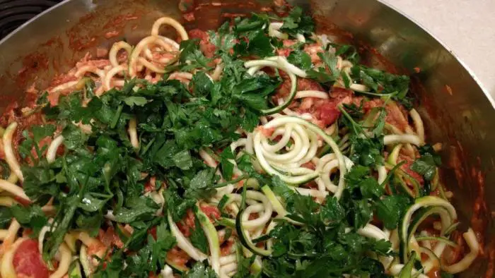 Zucchininudeln-pilzbolognes-vegan