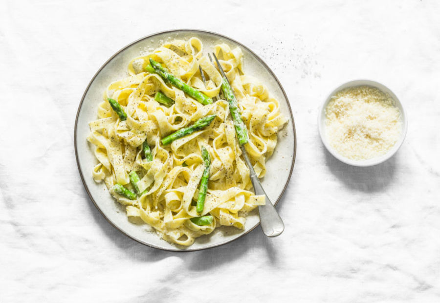 Pasta mit grünem Spargel und Pfeffer