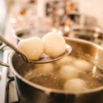 Traditionelles Rezept für Kartoffelknödel 5 kloesse kochen