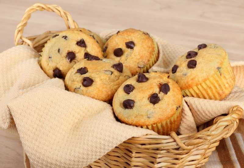 Saftige Muffins mit Schokostückchen | Omas Rezepte