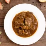 Rehgulasch-pilze-portwein