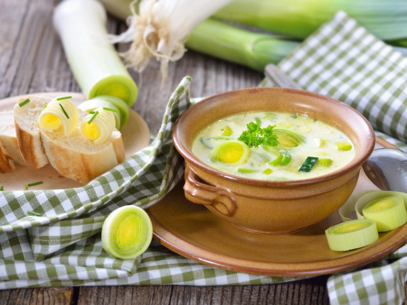 Käse-Lauch-Suppe mit Hackfleisch 2 kaese lauch suppe brot
