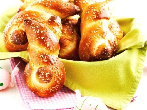 Leckere Osterhasen aus Hefeteig 5 hefezopf-osterhasen