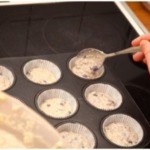 Unwiderstehlich saftige Blaubeermuffins 4 blaubeermuffin-blech-befüllen
