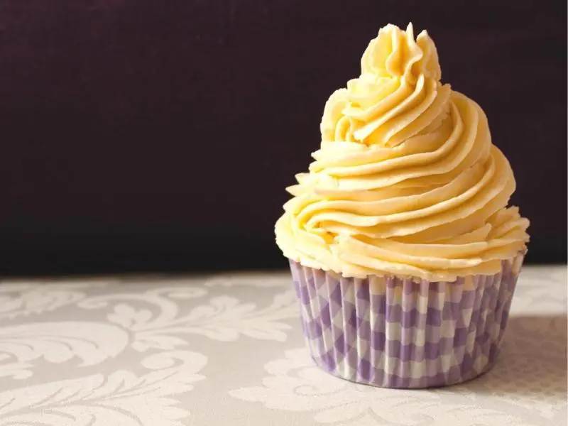 Fruchtiges Orangen-Buttercreme Frosting 3
