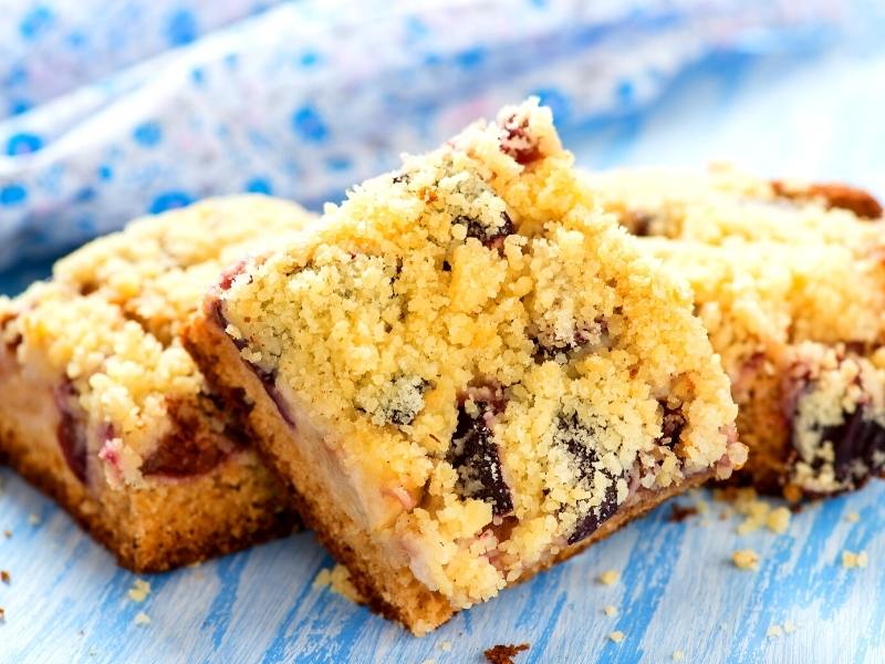 zwetschgenkuchen-streusel-hefeteig