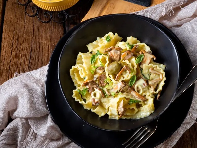 pfifferlingrahmsoße-nudeln