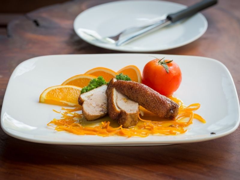 Zarte Entenbrust mit unwiderstehlicher Orangensauce - Oma Kocht