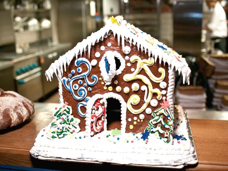 Einfaches Lebkuchenhaus backen 5