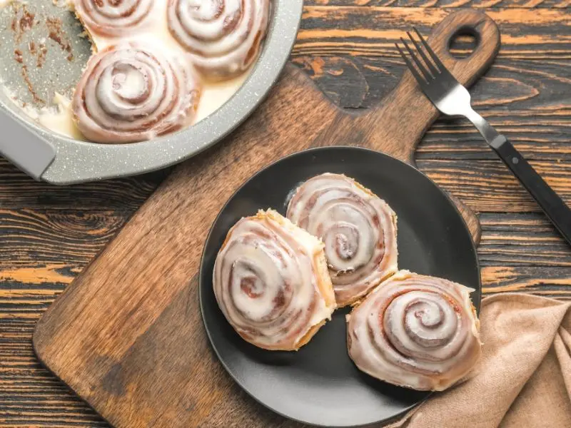 Saftige Zimtschnecken mit Zuckerguss 2