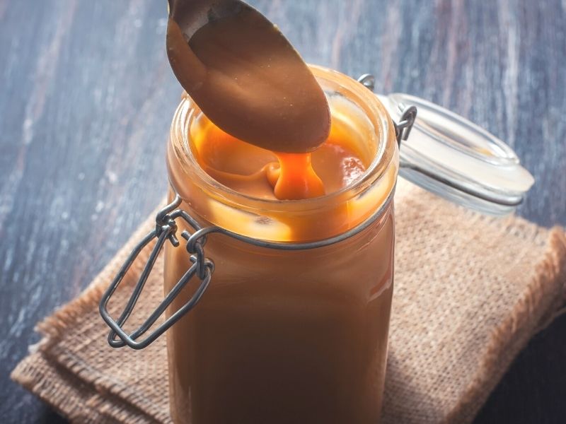 Selbstgemachte Karamellsauce 1 karamellsauce-glas