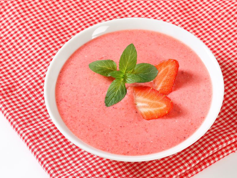 erdbeersuppe-joghurt-sommer-kalt