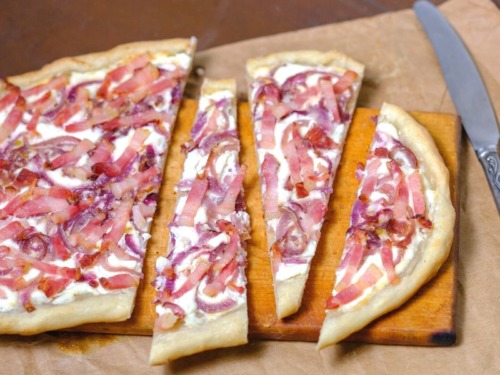 Elsässer Flammkuchen, ganz klassisch - Oma Kocht