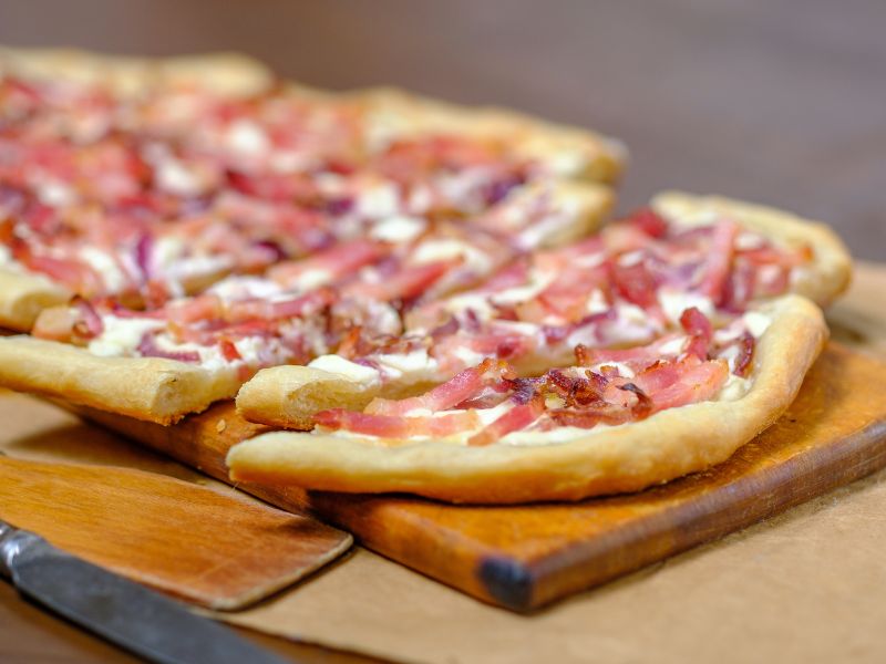 flammkuchen-speck-zwiebeln