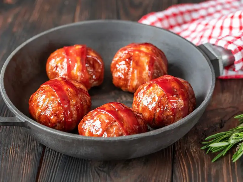 Hackfleischbällchen mit Schafskäse und Bacon | Omas Rezepte
