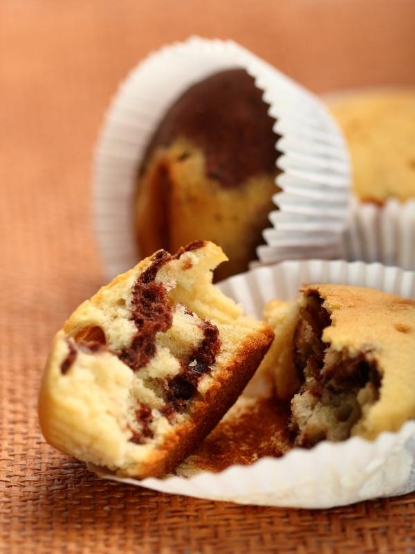 Rezept für saftige Marmor-Muffins 1 marmormuffins-biss