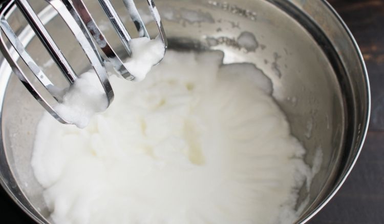Baiser aus 3 Zutaten, das Grundrezept + Tipps 16 eiweiss überschlagen