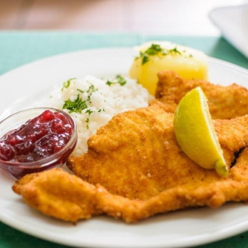 Knuspriges Wiener Schnitzel - Oma Kocht